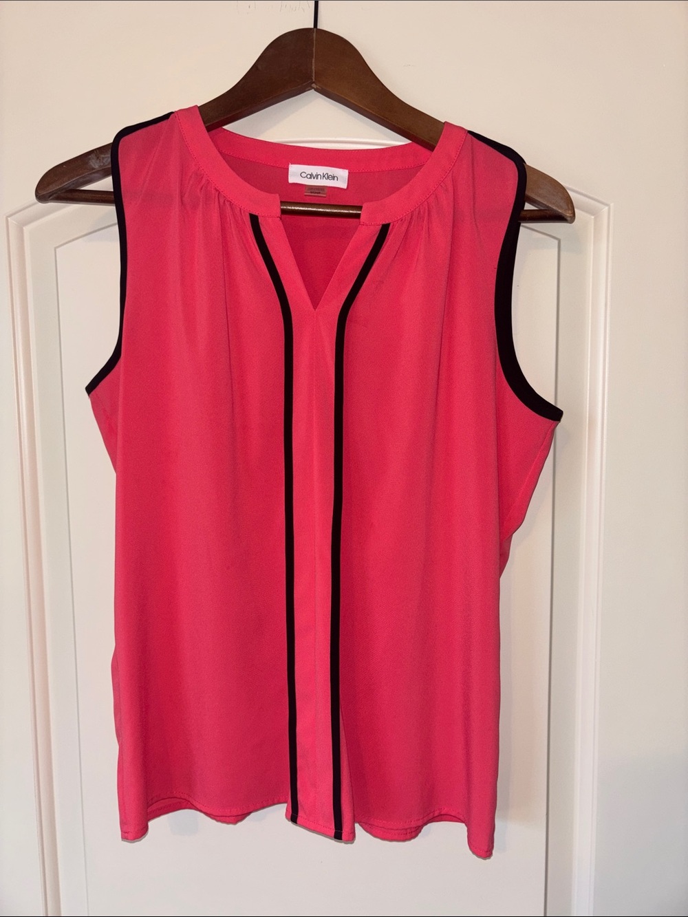 Calvin Klein Hot Pink Sleeveless Blouse with Black Piping Women’s Size Small